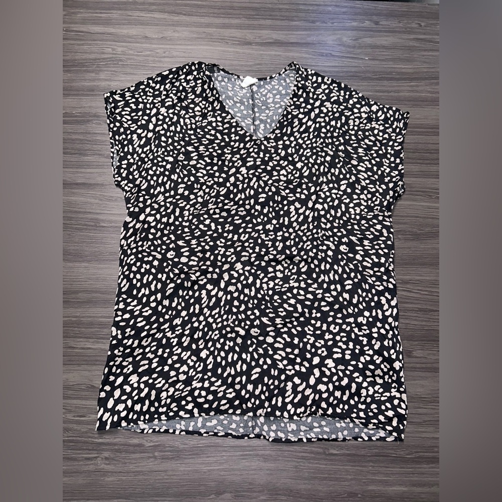 By Together Cheetah Print Black and White Women's Top Size Small